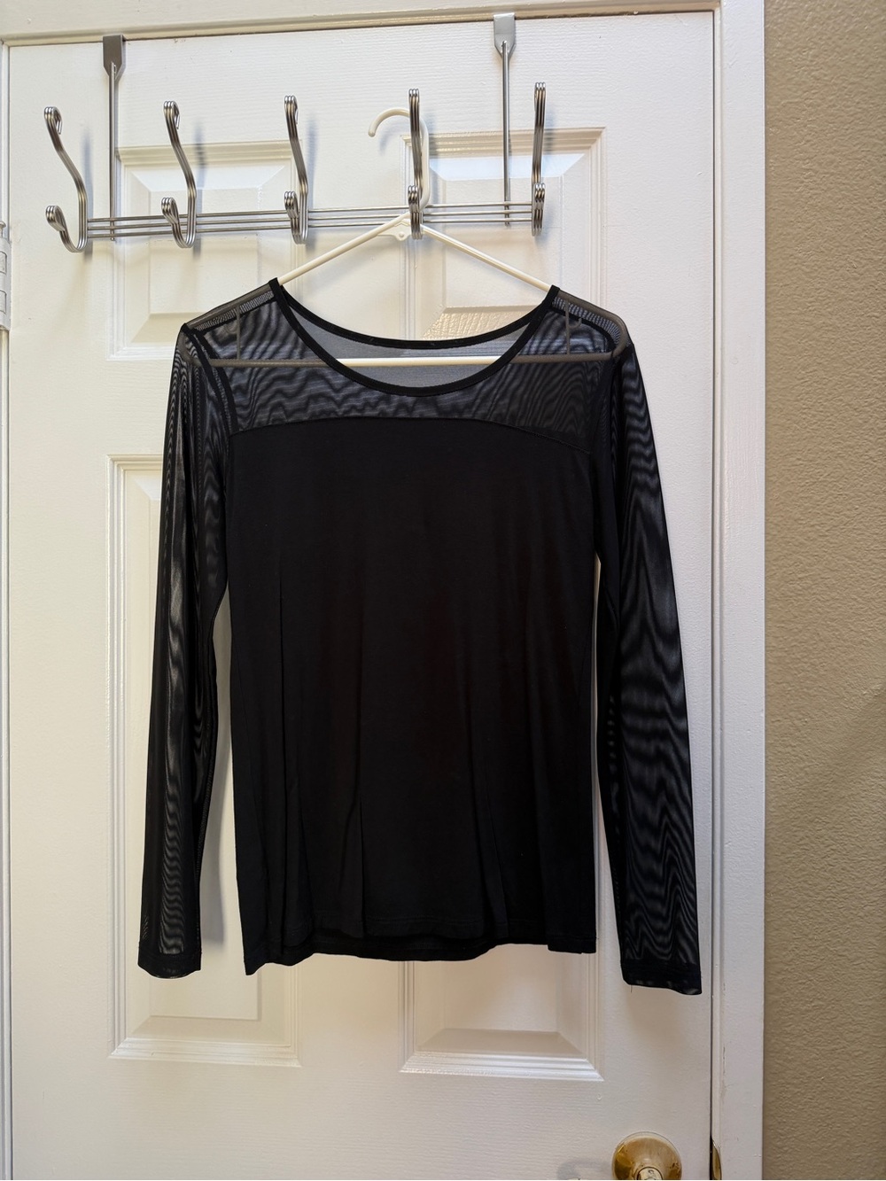 Long sleeve top with mesh design